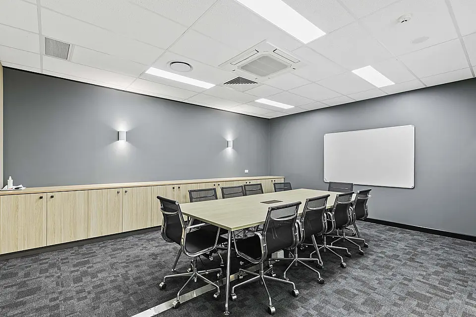 381 MacArthur Avenue, Hamilton, commercial office, photo 3