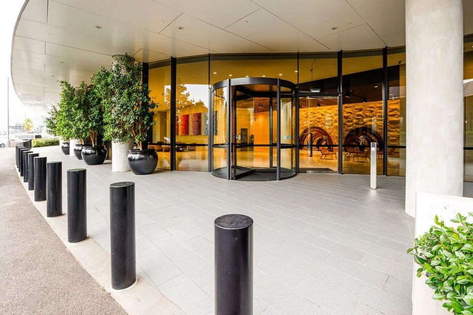 Street entrance of Chadstone Tower One, 1341 Dandenong Road