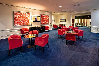 15 Person Office