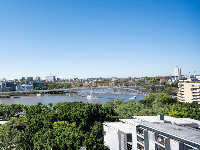 Modern office space and amenity in a vibrant dining and cultural precinct