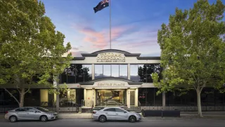 25 Milton Parade, Malvern, VIC