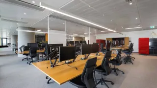 8 x Coworking Desk