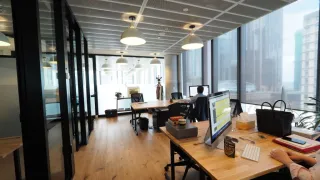 1 Person Private Office