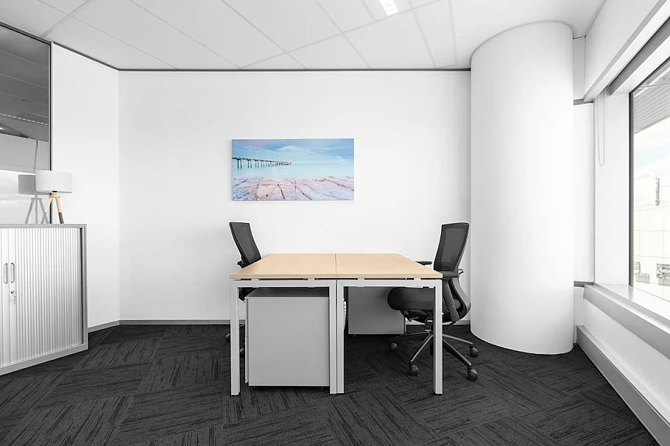 Charles Darwin Centre, Darwin — office interior — photo 3