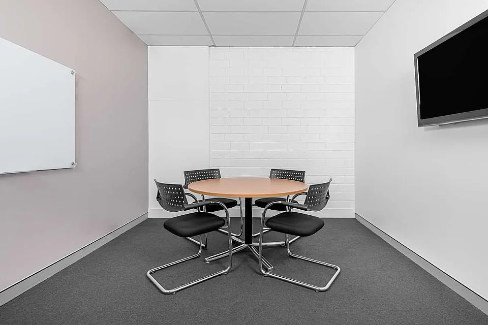 Kings Court, Rockdale — office interior — photo 3