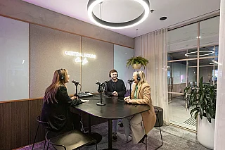 9 Person Office