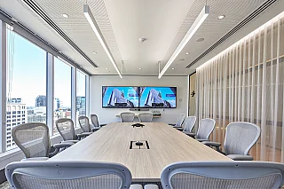 L17 18-20 Desks+MR