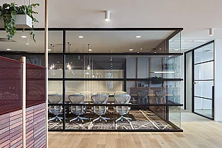 L23 2 Desks