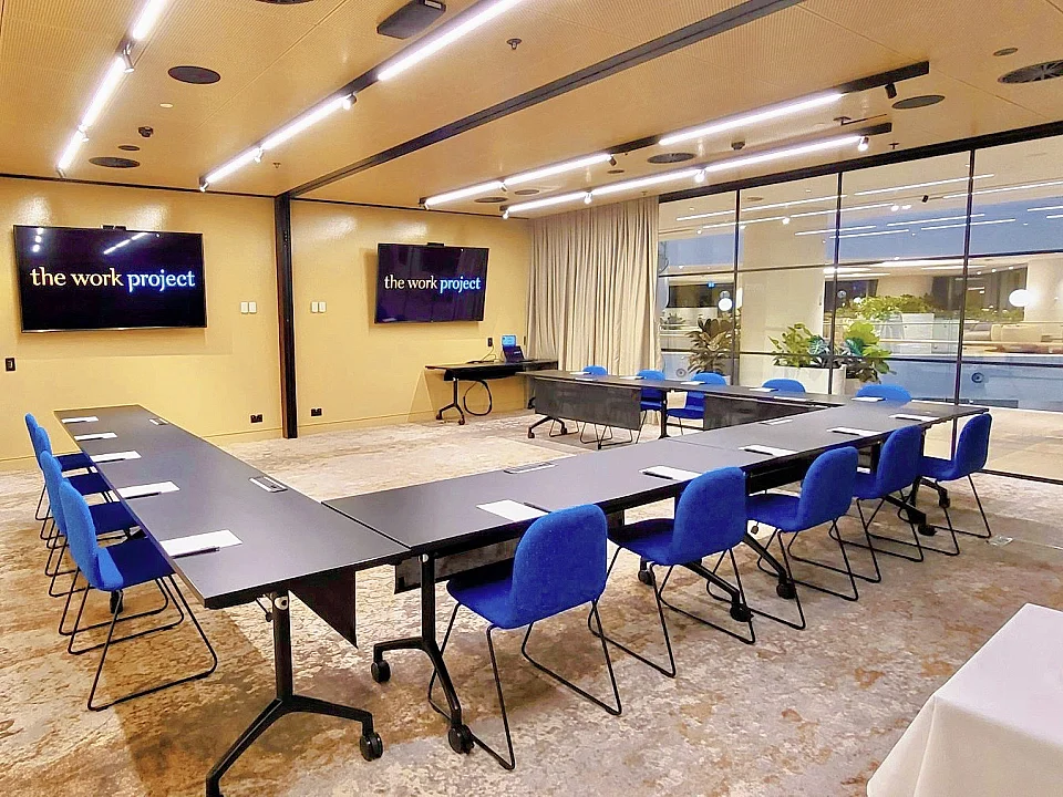 Quay Quarter Tower, Sydney — office interior — photo 2
