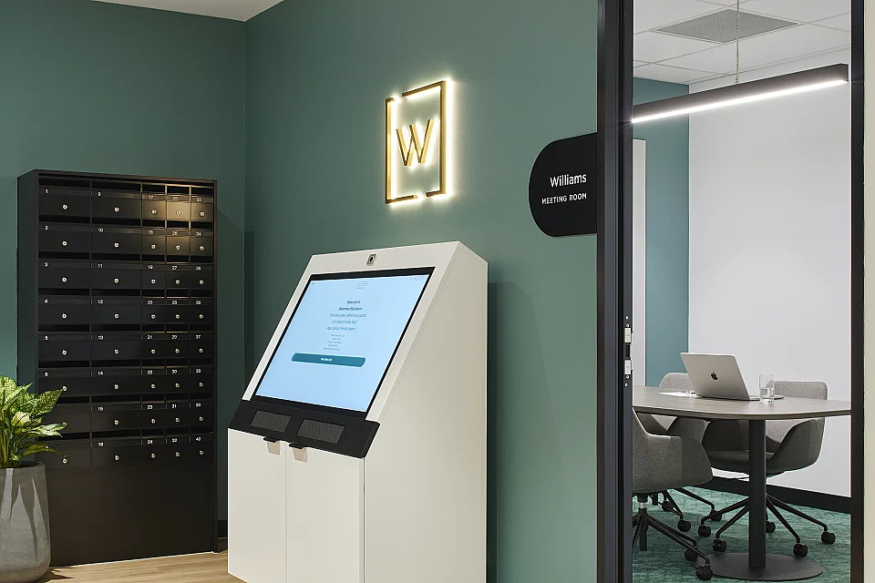 Waterman, Blackburn — office interior — photo 3