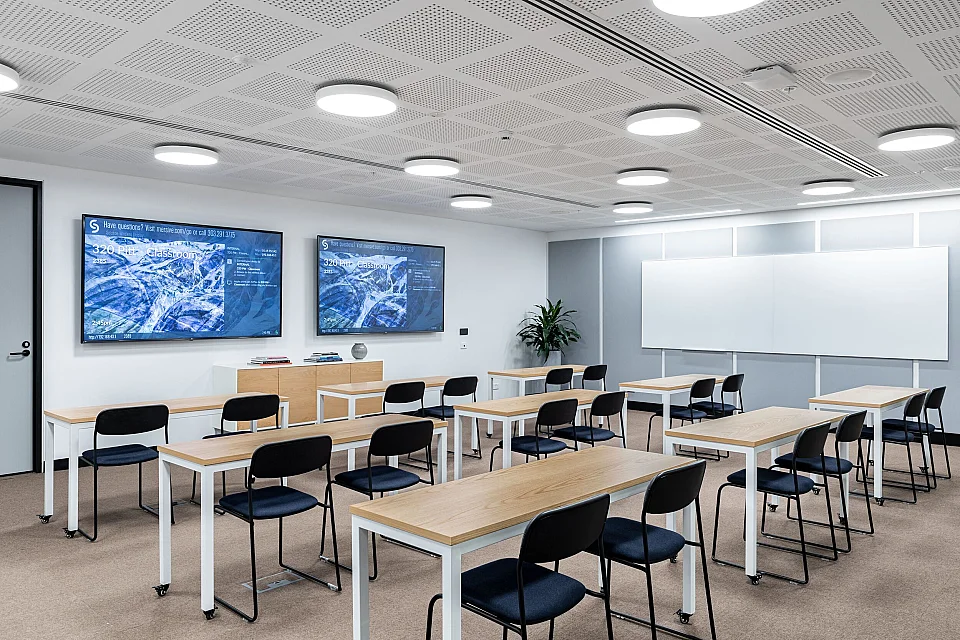 320 Pitt Street, Sydney — office interior — photo 3