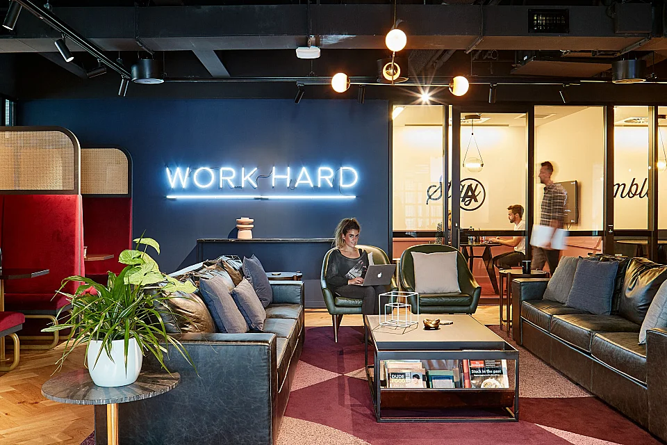 5 Martin Place, Sydney — office interior — photo 2